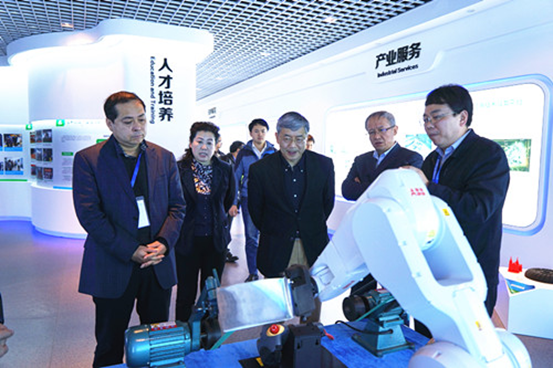 NSFC重大研究計(jì)劃“共融機(jī)器人基礎(chǔ)理論與關(guān)鍵技術(shù)”立項(xiàng)研討會(huì)圓滿召開